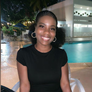 Meet your Posher, Abigail